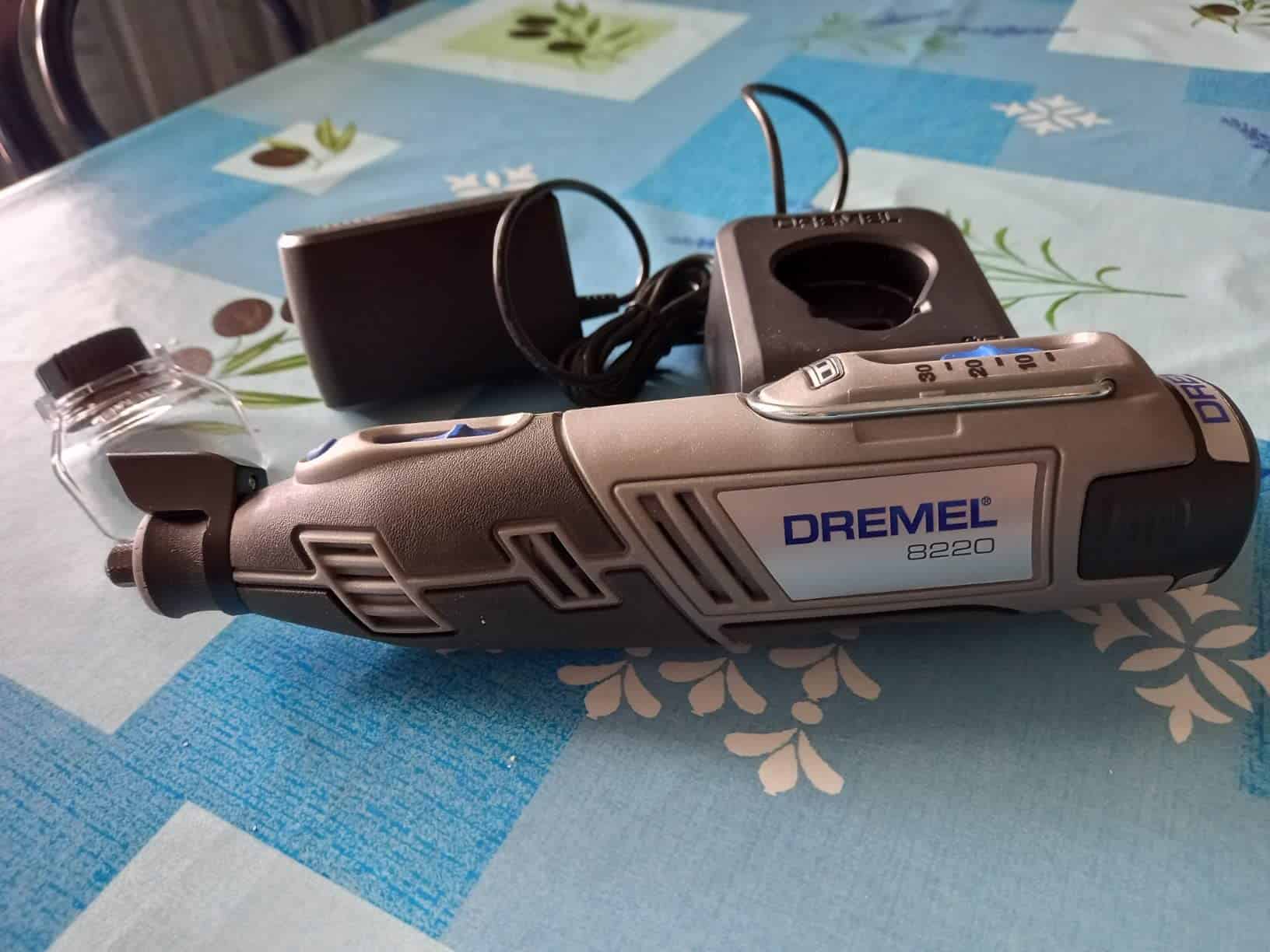 8220 Test Dremel 8220 : Mon avis après 3 ans d'utilisation 🧰⚒️
